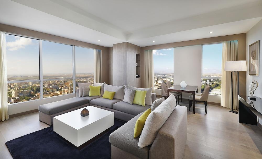 Park Mall Hotel & Conference Center