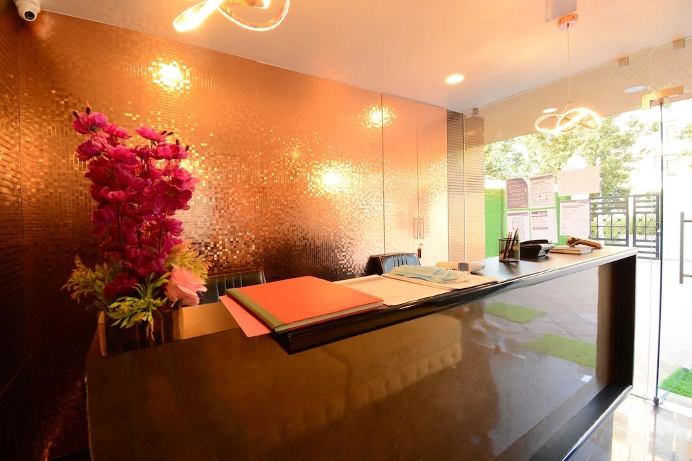 Hotel Grand Lotus Inn