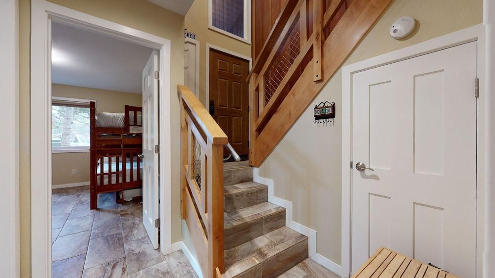 Mammoth Estates Deluxe 2 Bedroom Condos