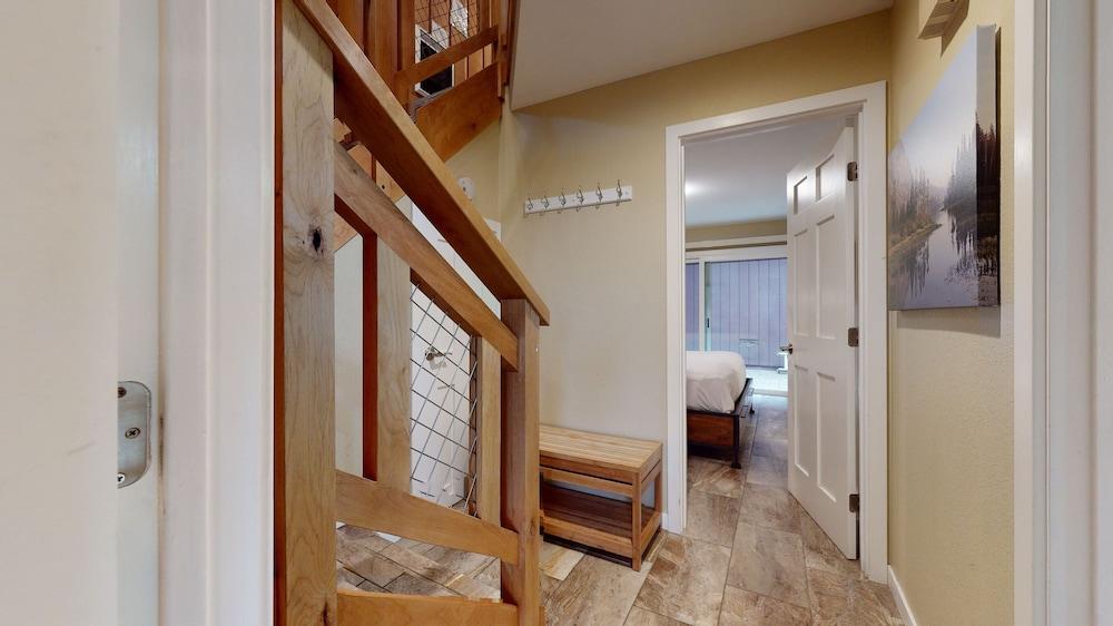 Mammoth Estates Deluxe 2 Bedroom Condos