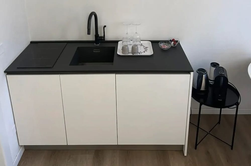 Emilia Suite Essence