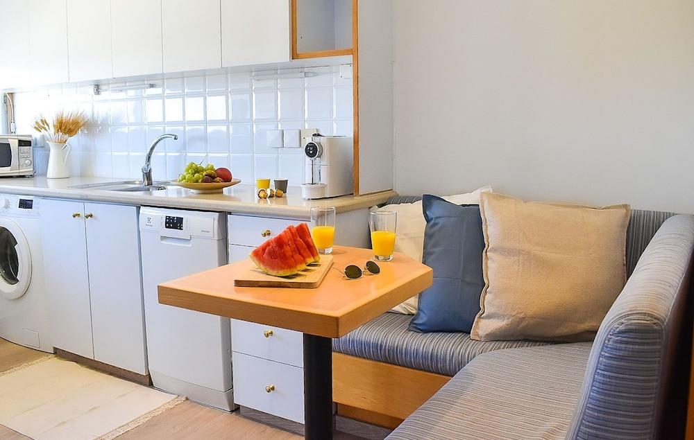 Fantastic One Bedroom With Sea View