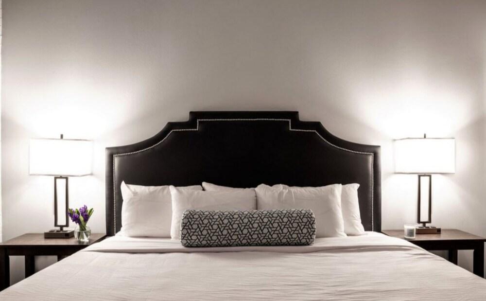 TWO Bold 2BR 2BA Apartments by CozySuites