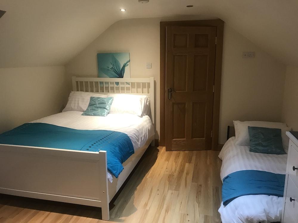 Dungannon 2 Bed Bungalow - Sleeps 5 - Pet Friendly