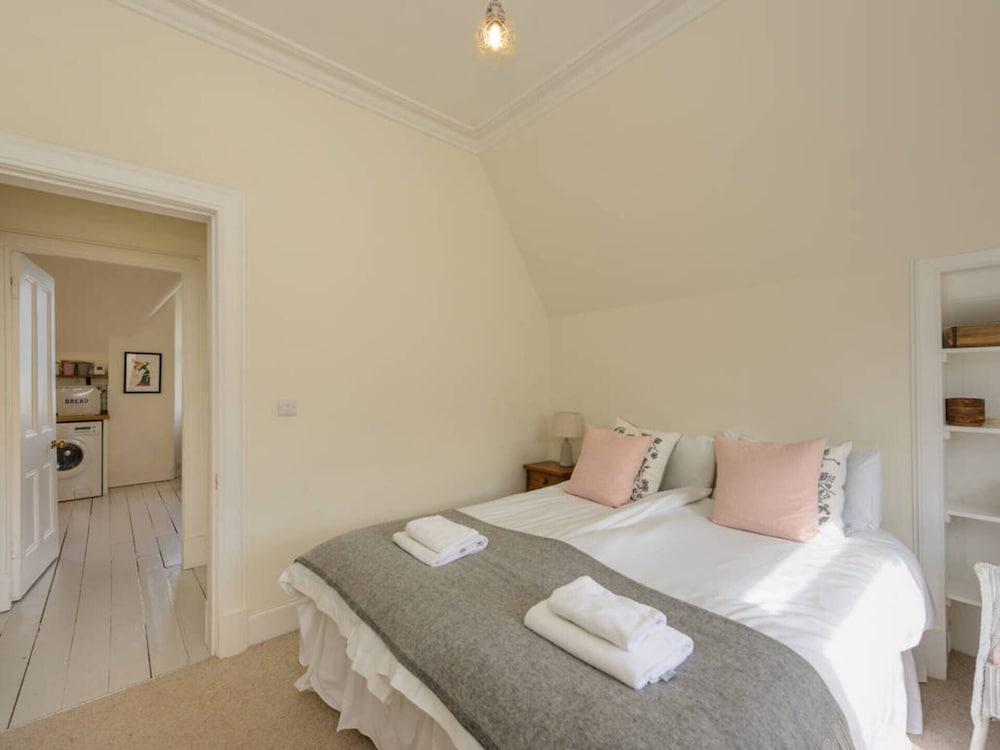 Forthview - Traditional 2 Bedroom Apartment