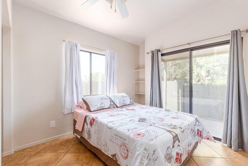 Spacious, Modern, Exquisite 4-bed Home in Tucson