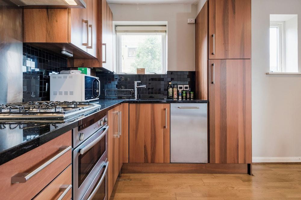 Panoramic Docklands Home