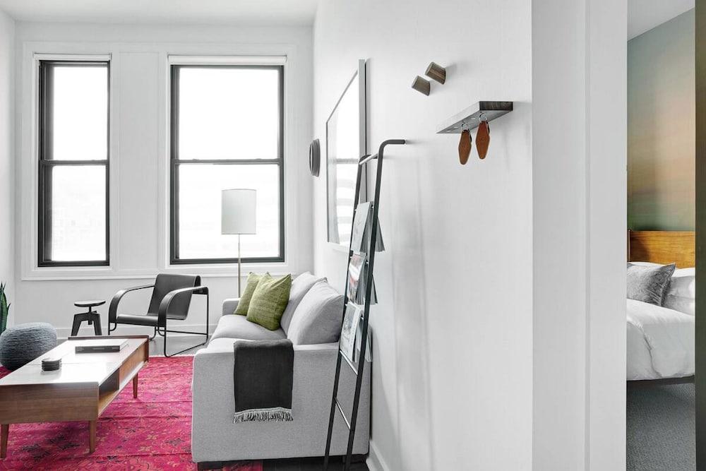 Abode Pittsburgh - Downtown Convention Center