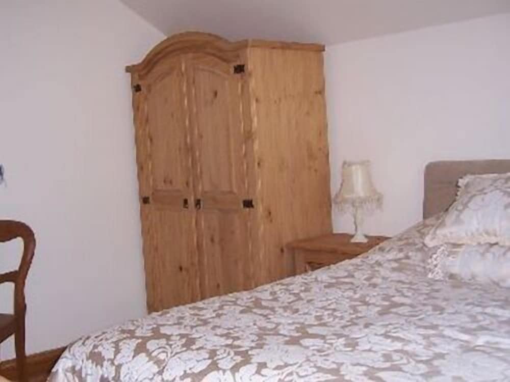 Thompsons Arms Holiday Lets + B & B