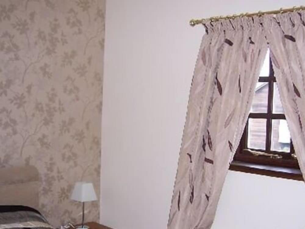 Thompsons Arms Holiday Lets + B & B