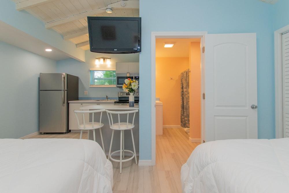 Sunset Cove Beach Resort