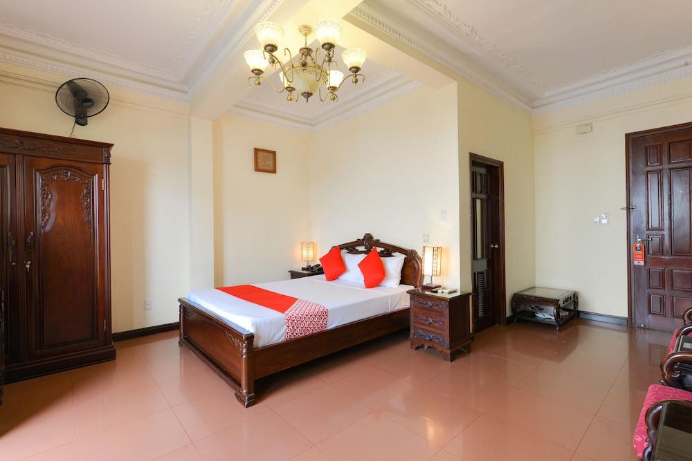 Lucky 2 Hotel & Travel