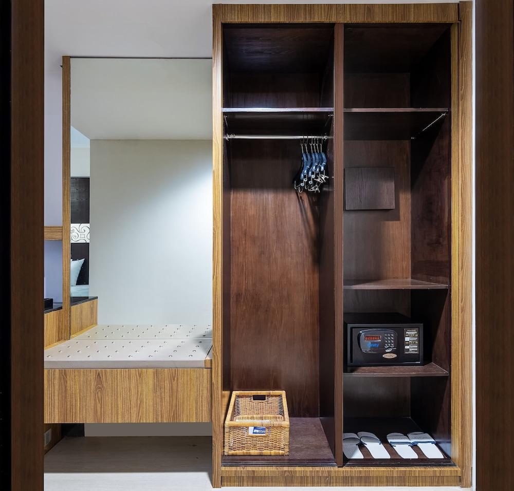 Aston Makassar Hotel & Convention Center