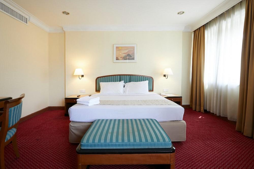 Grand Pacific Hotel PWTC