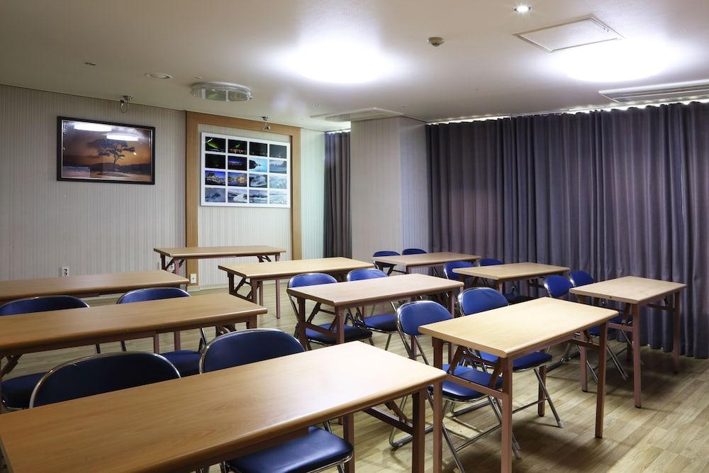 The Hotel Yeong Jong