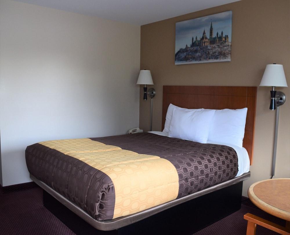 Knights Inn Arnprior