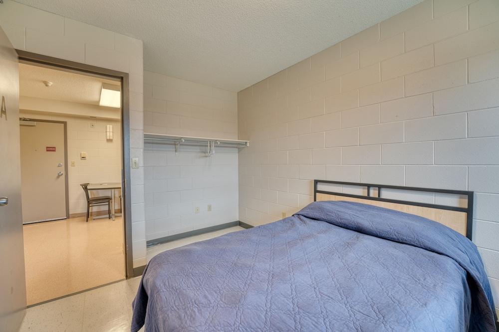 Residence & Conference Centre - Sudbury North