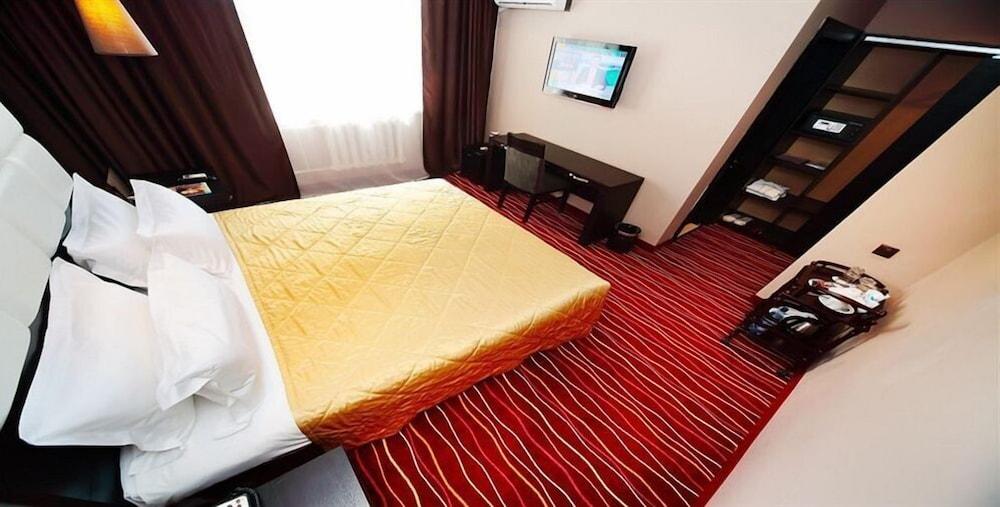 Manhattan Hotel Astana