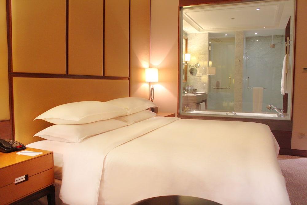 Sheraton Qingdao Jiaozhou Hotel