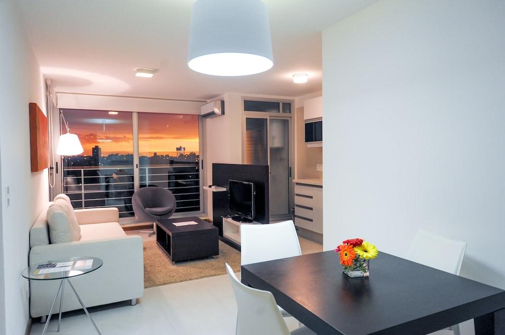 Real Colonia Hotel & Suites