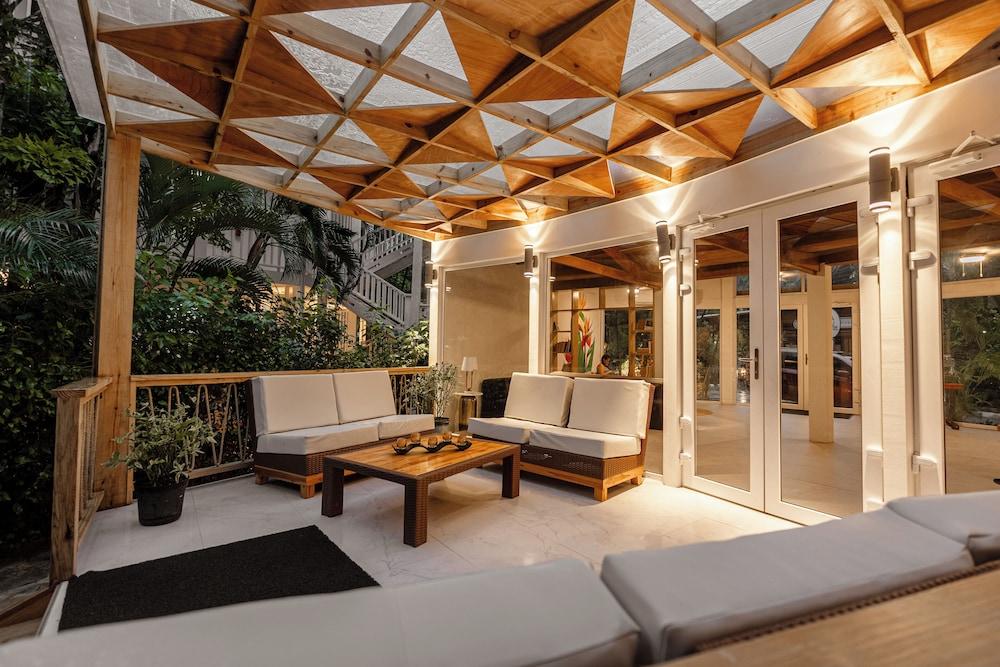 Paradise Beach Resort & Dive Center