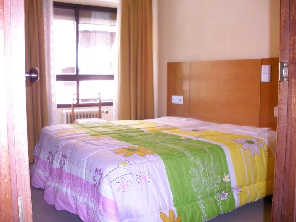 Hispania Residence - Hostel