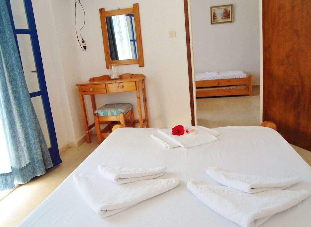 Apollonia Apartments