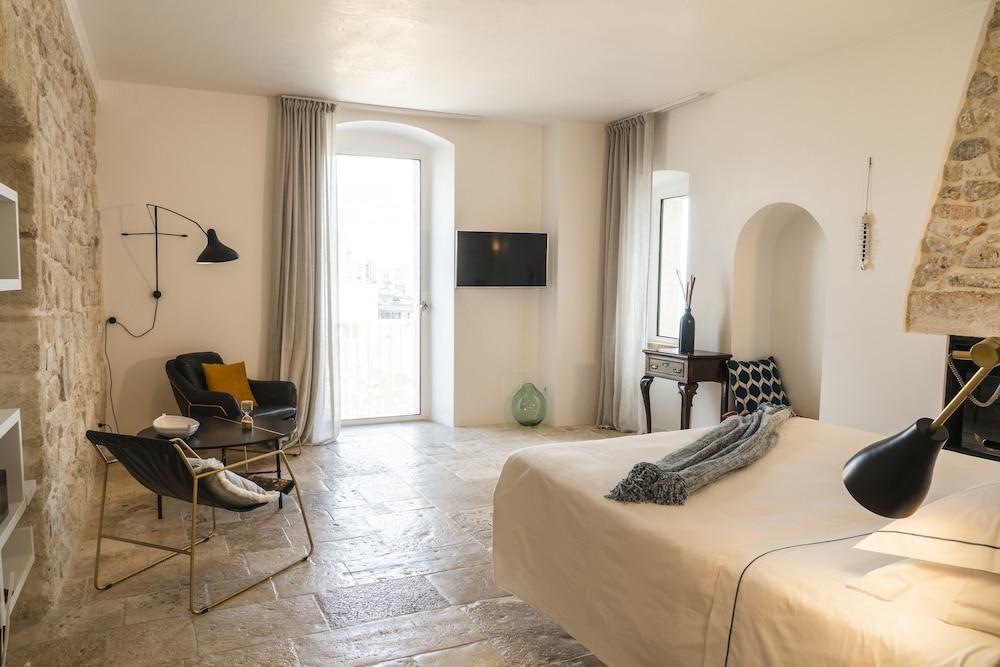 Antico Mondo Rooms & Suites