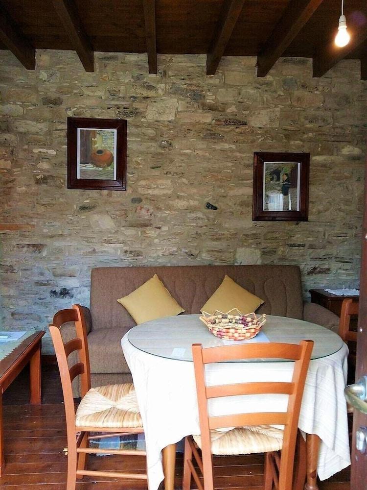 Romios Holiday Apartments