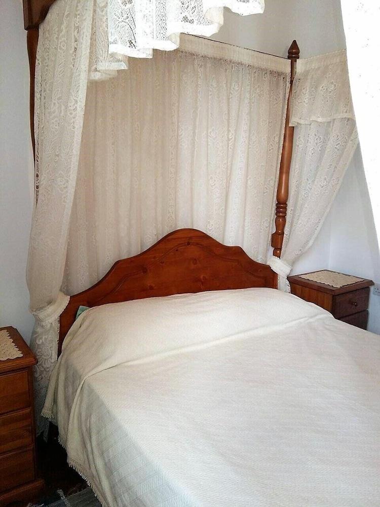 Romios Holiday Apartments