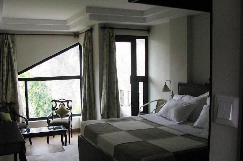 The Citadel Resorts, Jiya