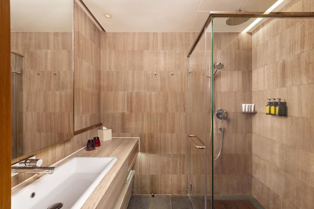 Nina Hotel Kowloon East