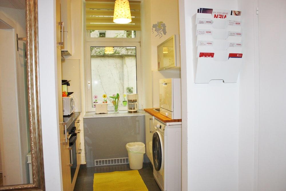 GoVienna Belvedere Apartment