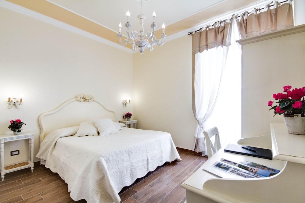 Lunaria Suites Rome