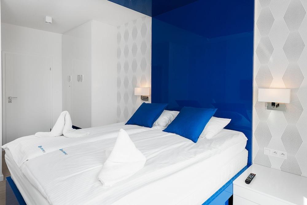 Apartinfo Waterlane Apartments