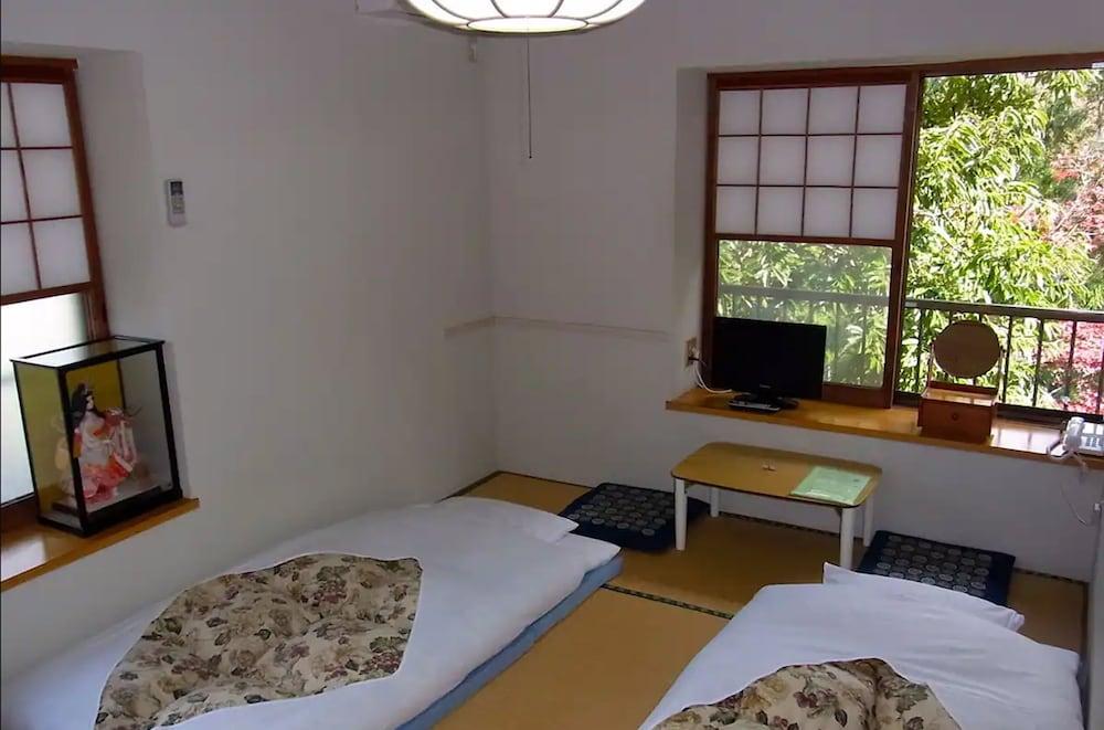 Fuji-Hakone Guest House