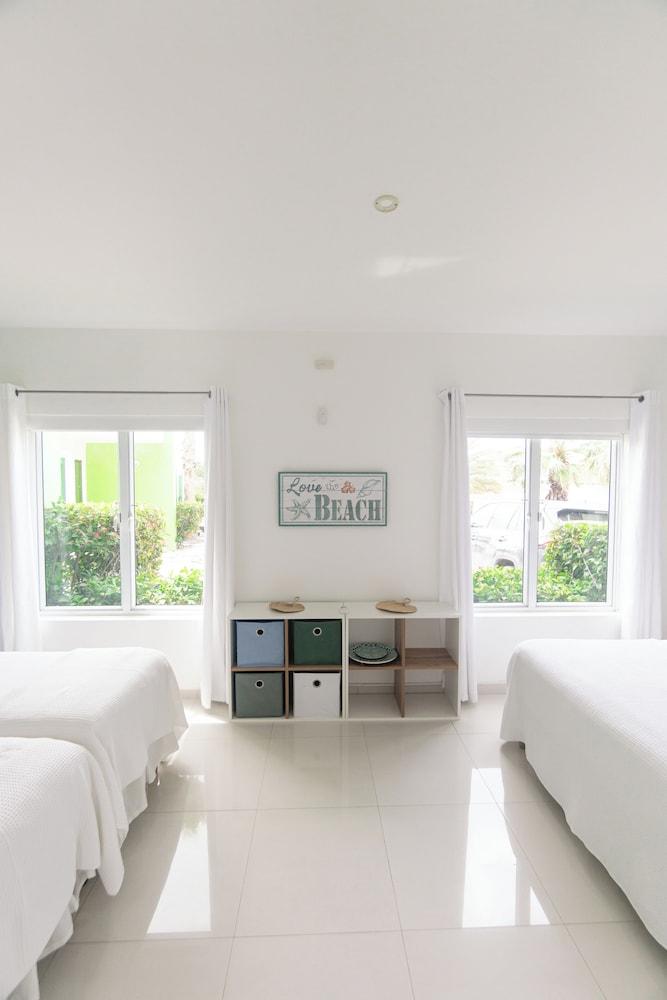 Piscadera Harbour Village