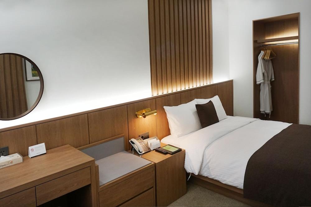 Commodore Hotel Busan