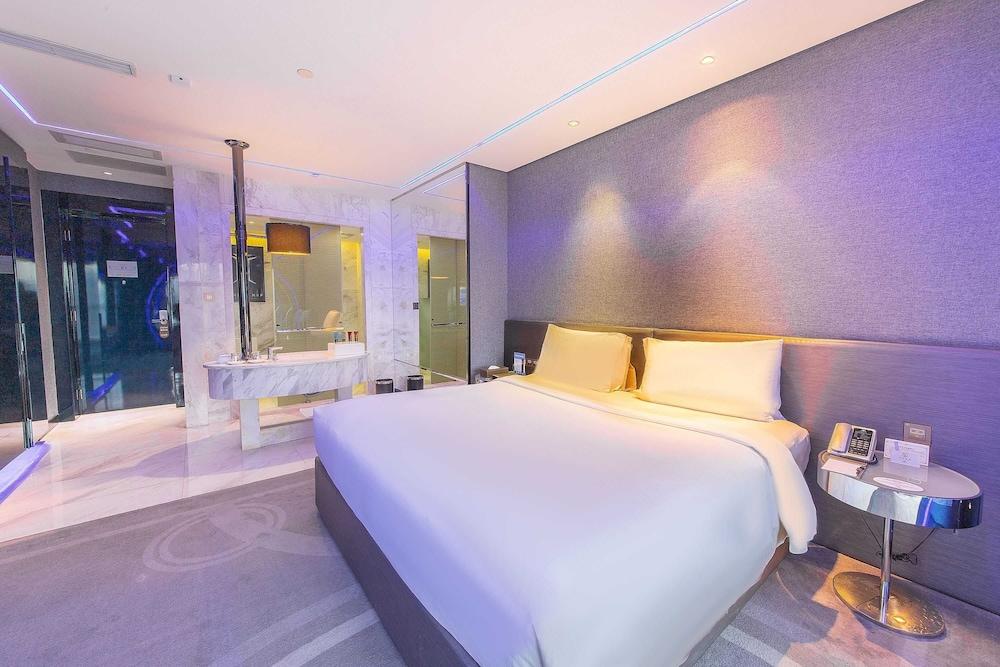 Modern Classic Hotel