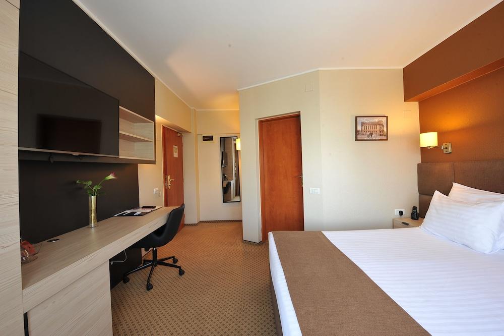 Crystal Palace Hotel