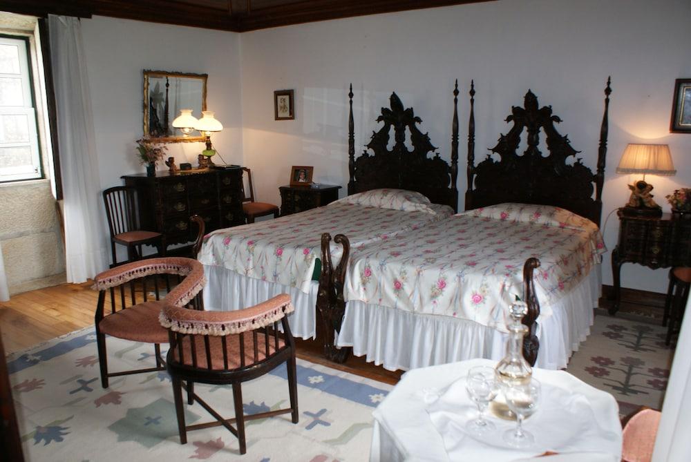 Casa dos Assentos de Quintiães