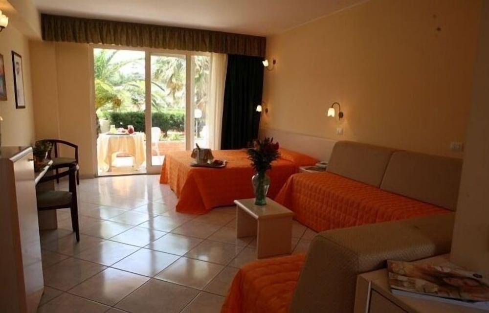 King's House Hotel Resort