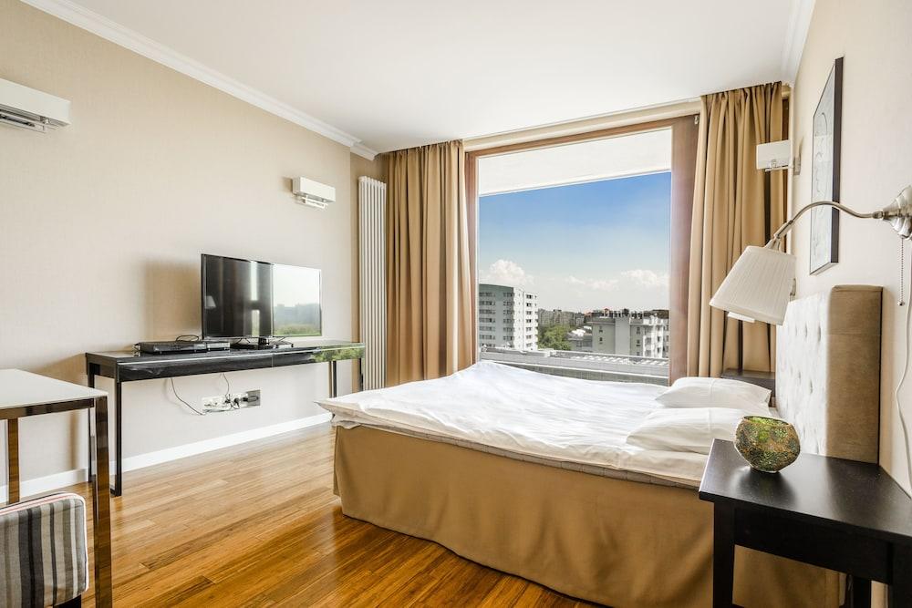 Triton Park Apartments