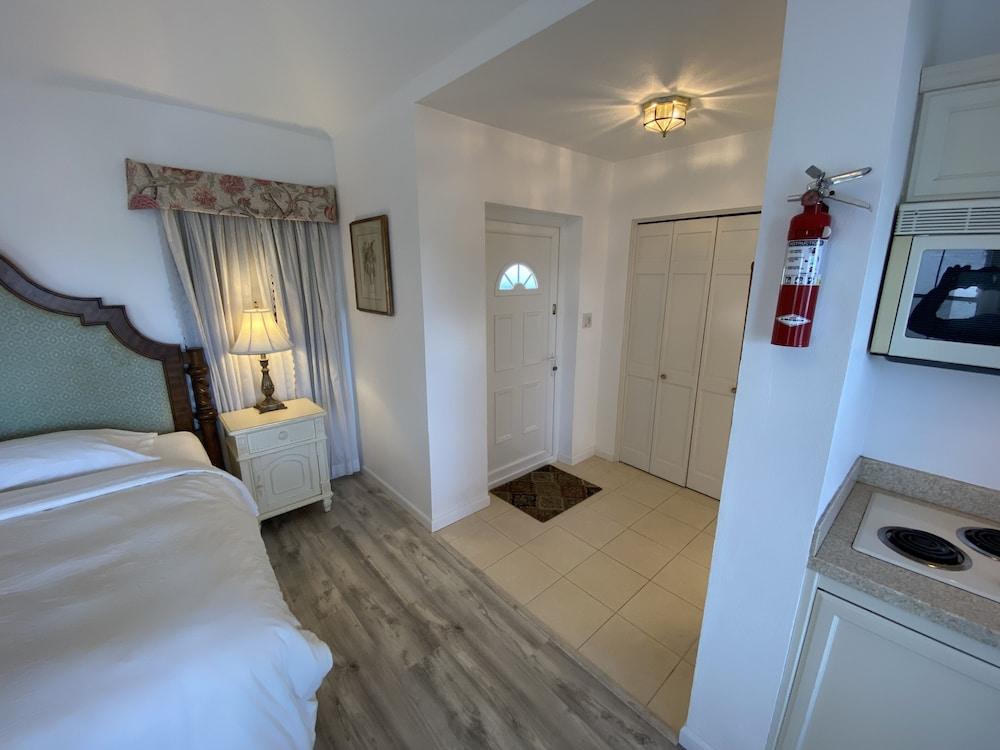 Edgehill Manor Guest House