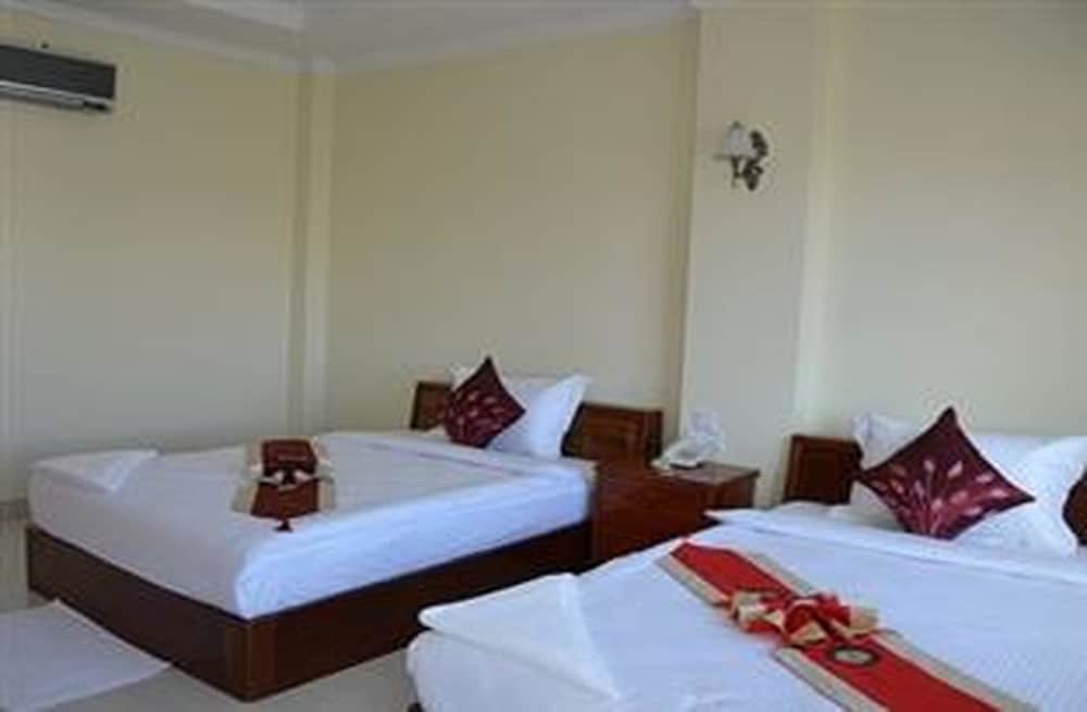 Green Centre Point Inn