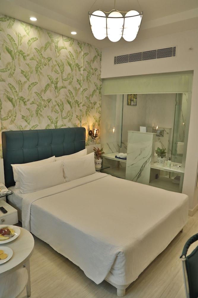 Sarovar Portico Naraina Delhi