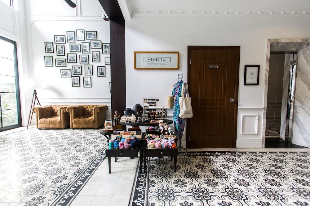 The Alcove Library Hotel