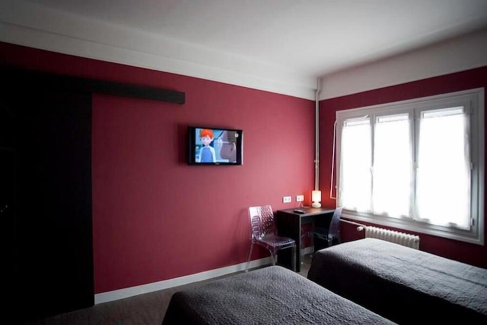 Logis Hôtel Le Chene Dore