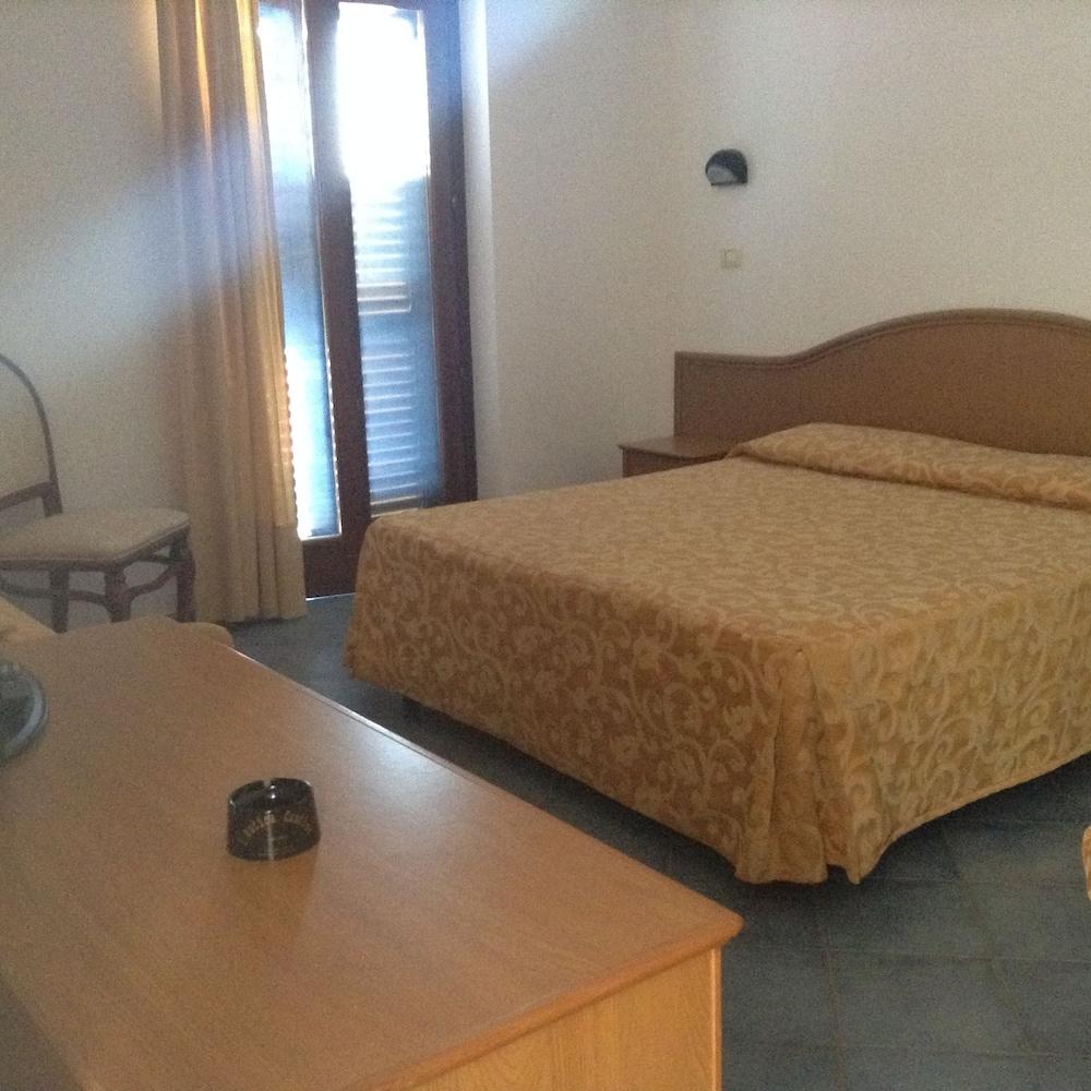 Albergo Residence Villa a Mare