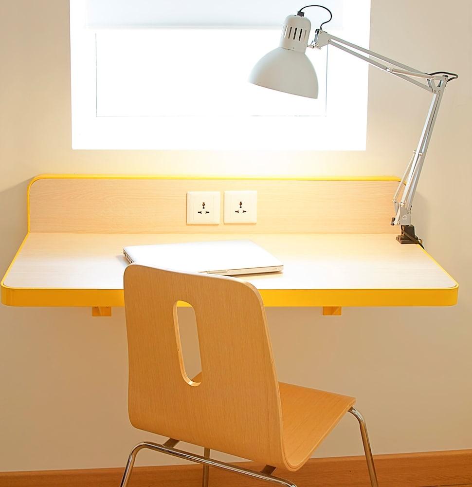 Bloomrooms @ Link Road